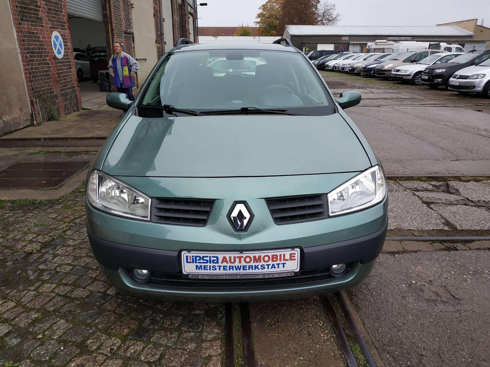 Renault Megane 2004 — rear view
