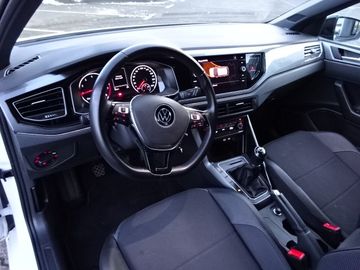 Fotografie 26 des VW Polo 1.0 TSI Highline *Navi*el.Sp.ankl.*ACC*Clim