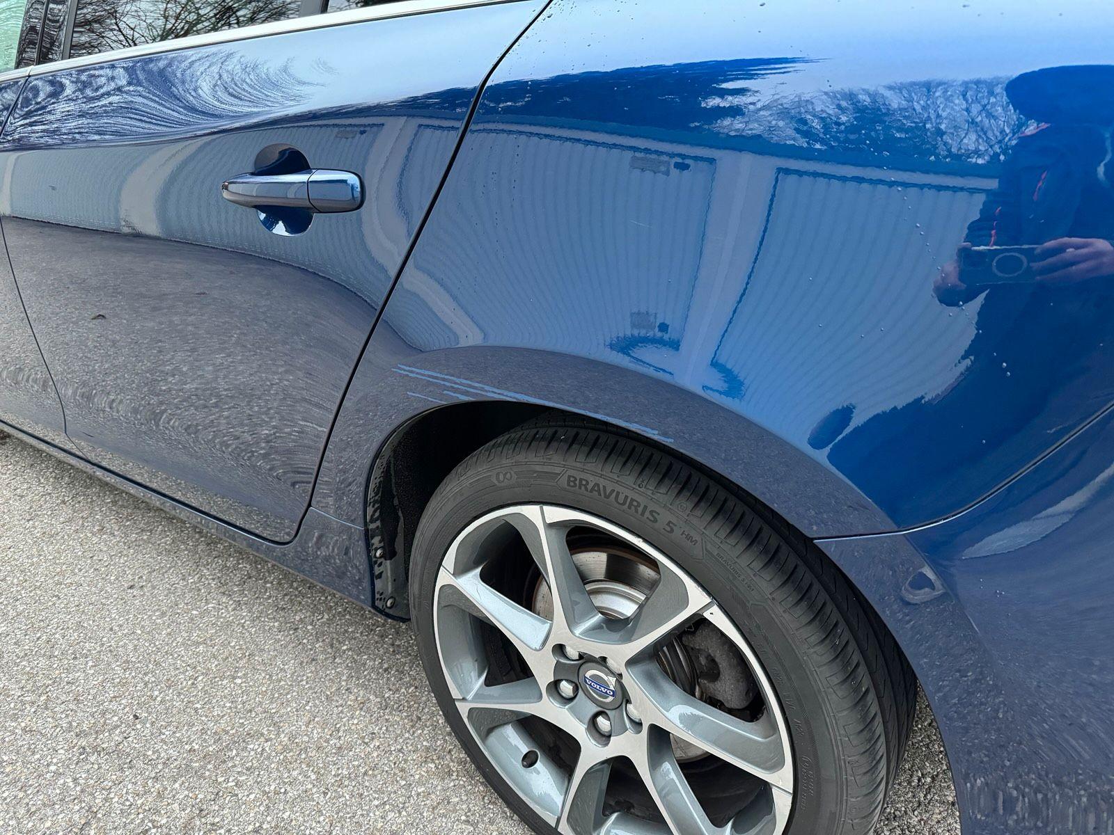 Volvo V60 2015 — photo 11