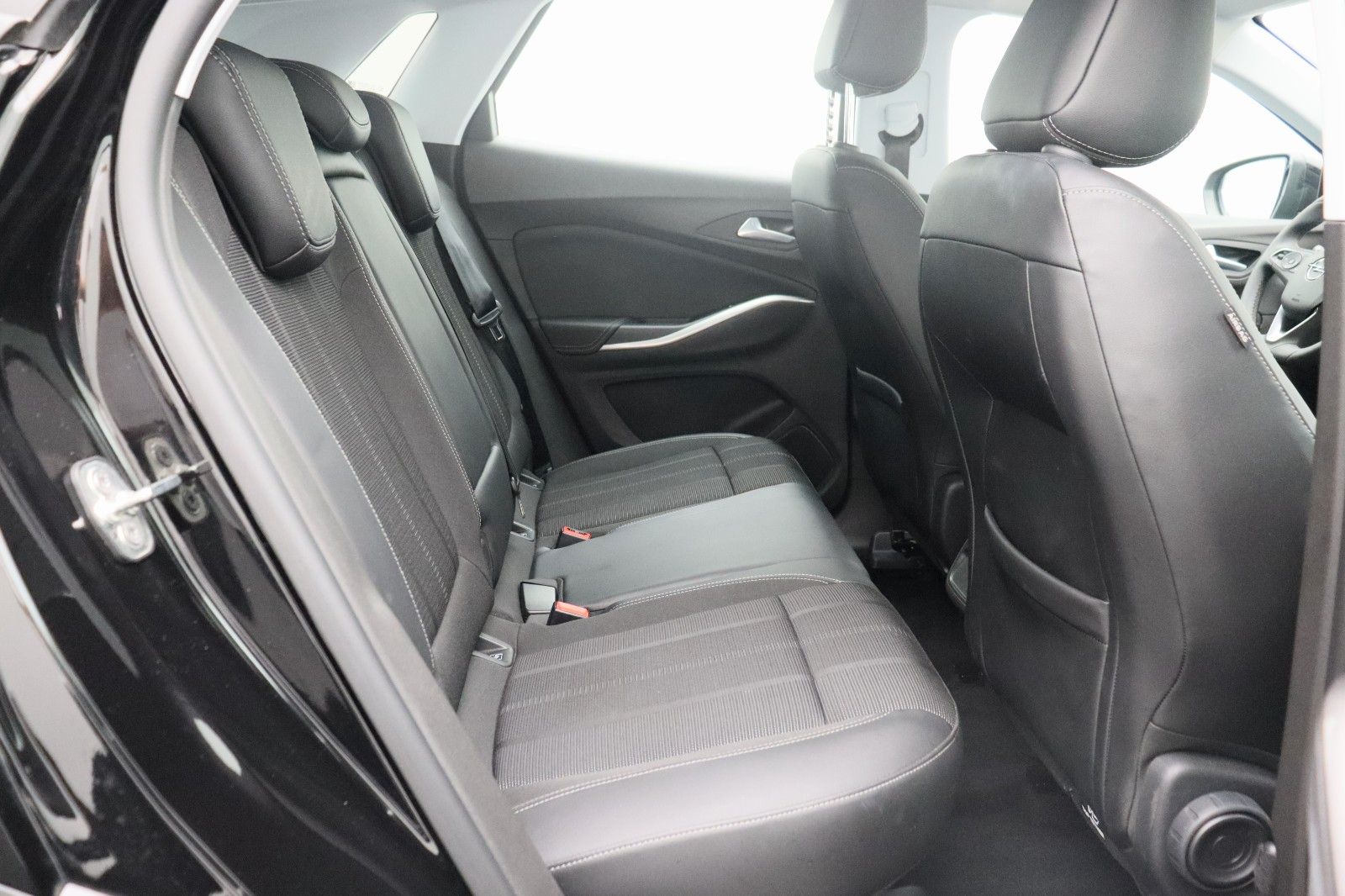Fahrzeugabbildung Opel Grandland X 1.2 GS Line