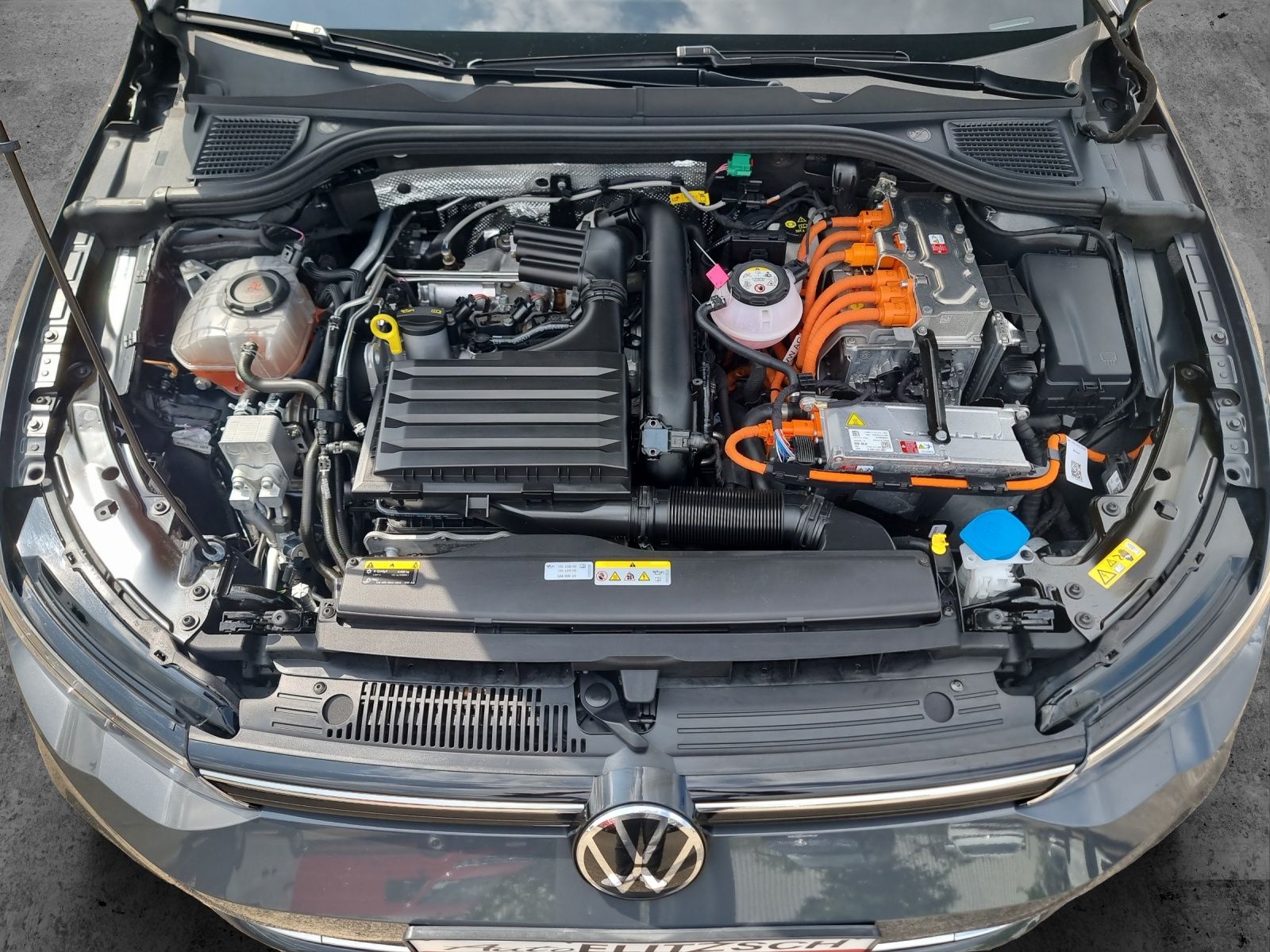 Fahrzeugabbildung Volkswagen Golf VIII Lim. Style eHybrid DSG IQ.Light ACC AH