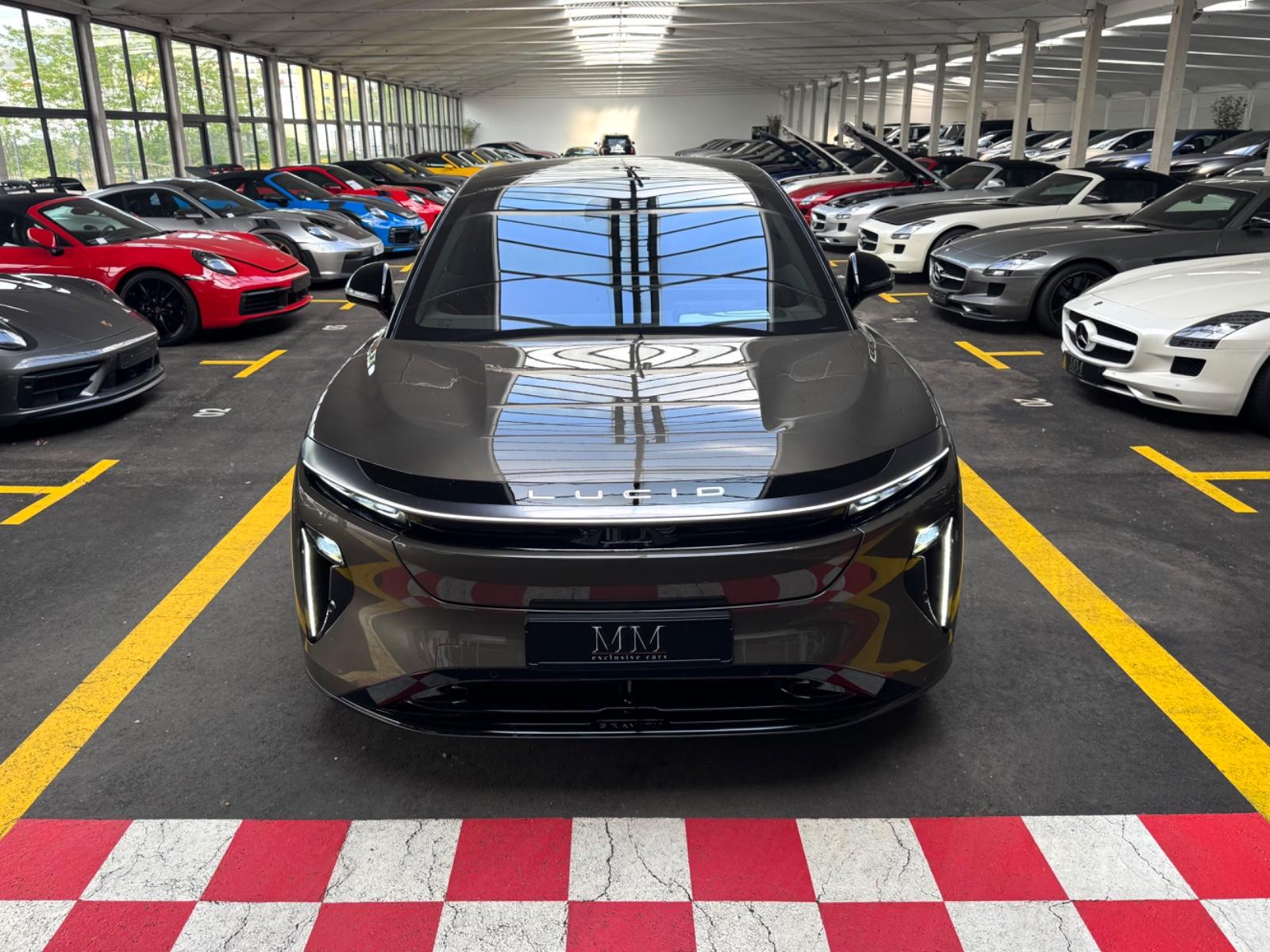 Lucid Gravity Grand Touring Stealth