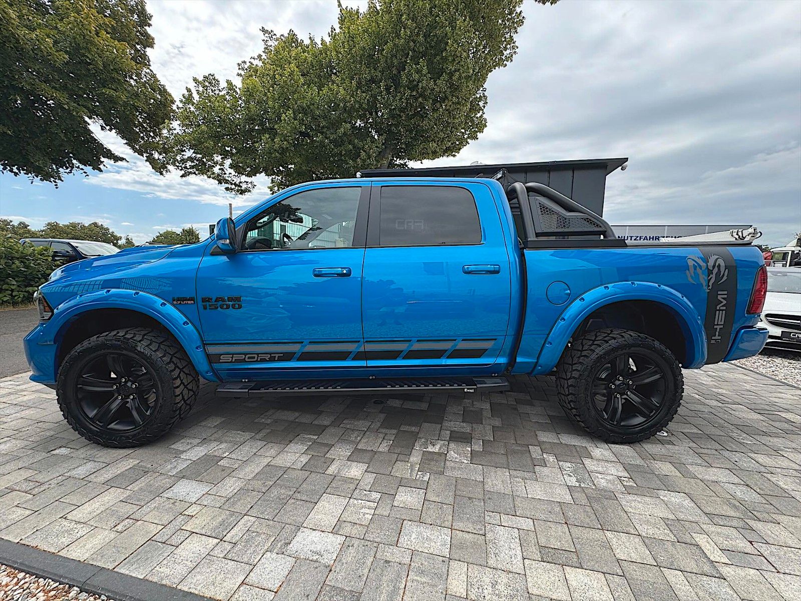 Fahrzeugabbildung Dodge RAM 5.7 V8 HEMI SPORT Offroad NIGHT 4x4 LED 19%