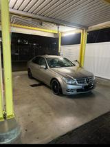 Mercedes-Benz Mercedes W204 220 CDI - Mercedes-Benz 220 aus 2009