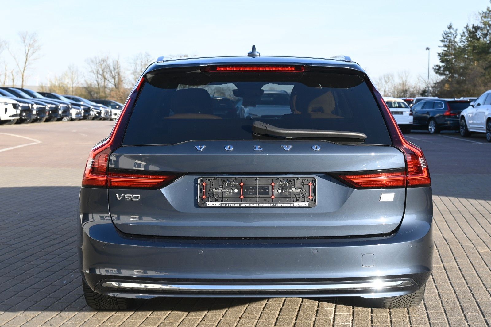 Fahrzeugabbildung Volvo V90 T8 AWD PHEV Inscrip.*Pano*STHZG*360°*