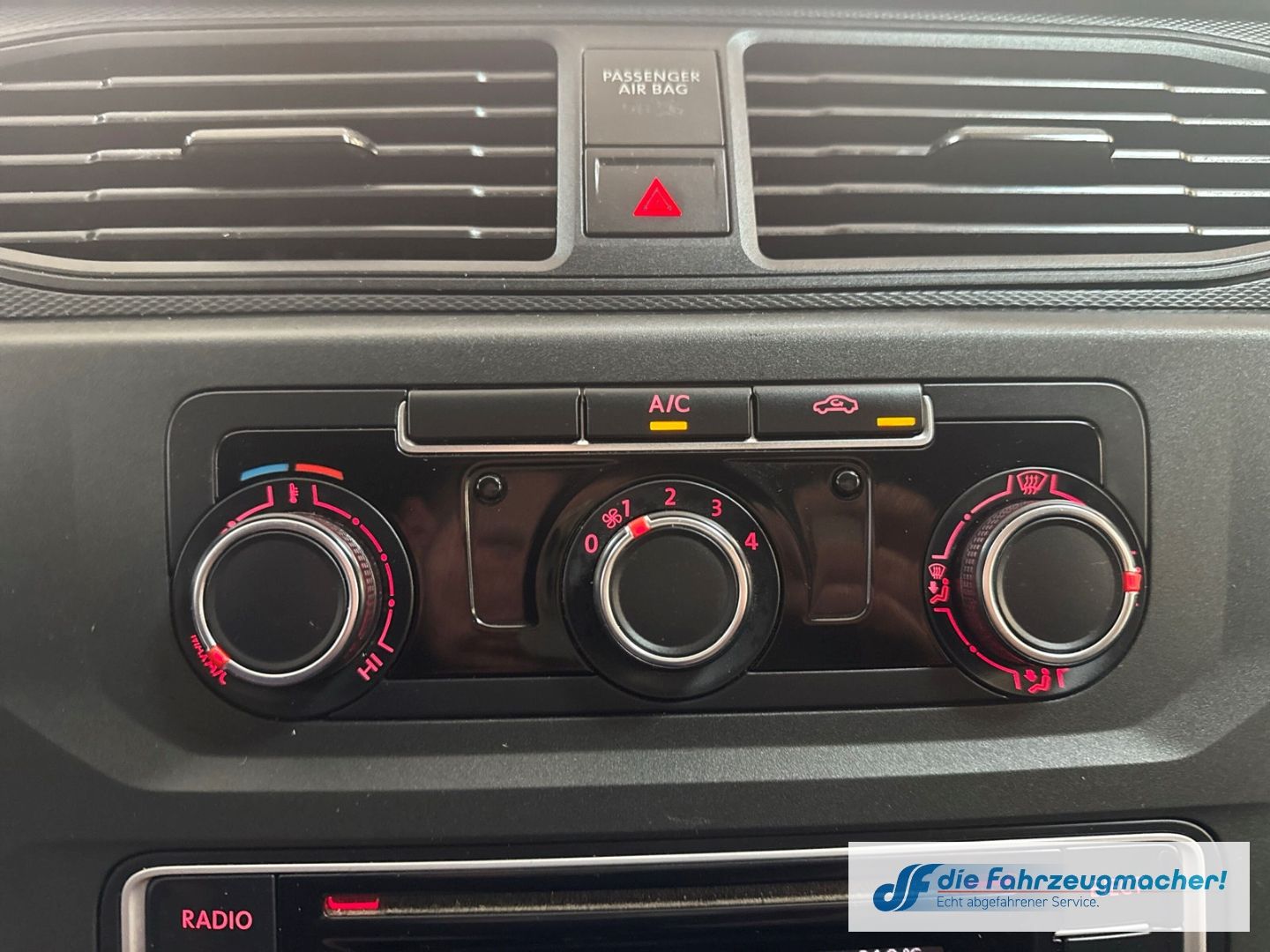 Fahrzeugabbildung Volkswagen Caddy Kasten 2.0 TDI DSG Klima PDC Berganfahrass