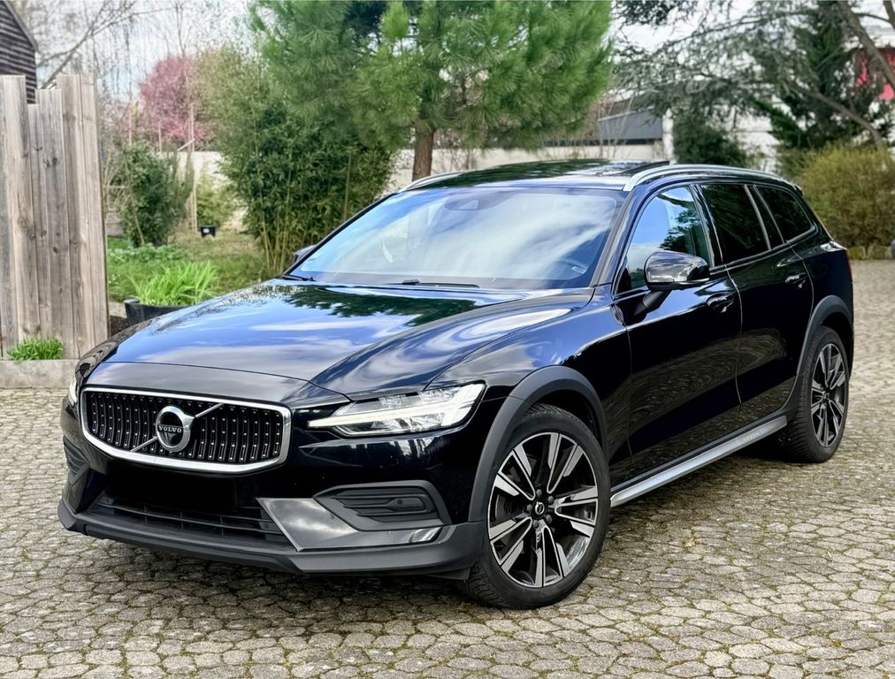 Image of Volvo V60 Cross Country