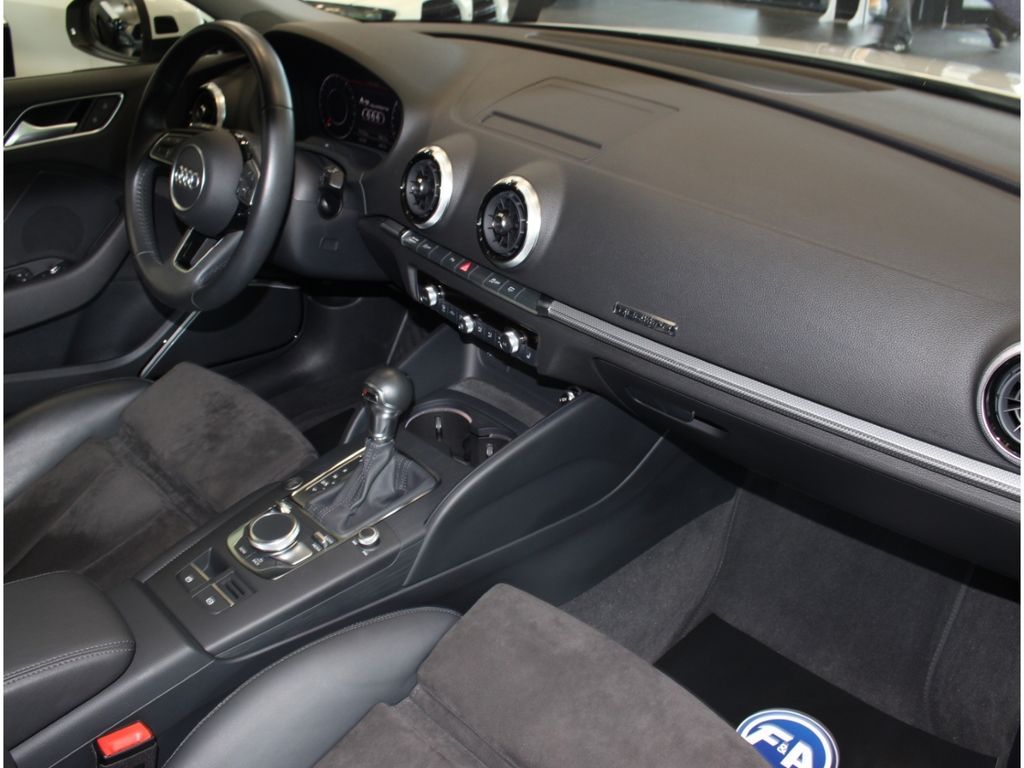 Fahrzeugabbildung Audi A3 Sportback 40 TFSI quattro S Line PNRM*LED*B&O