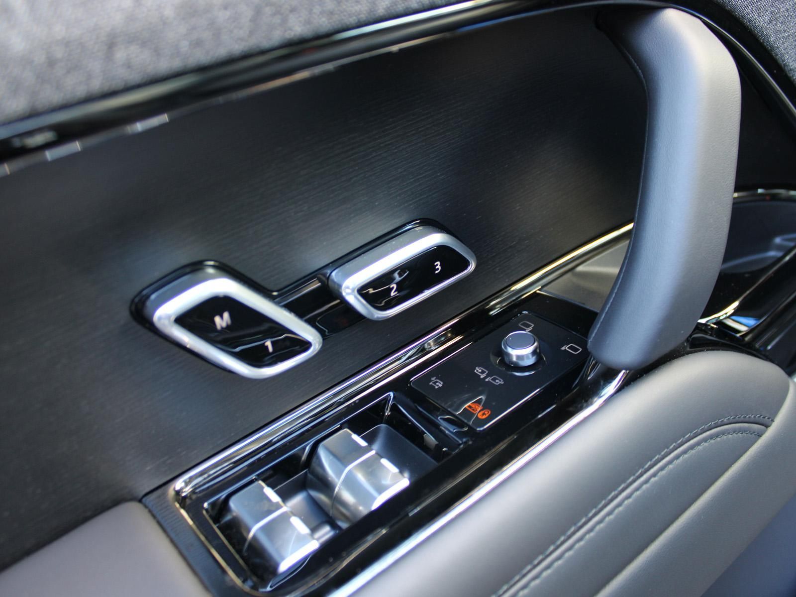 Fahrzeugabbildung Land Rover Range Rover Sport P460e Hybrid Dynamic SE