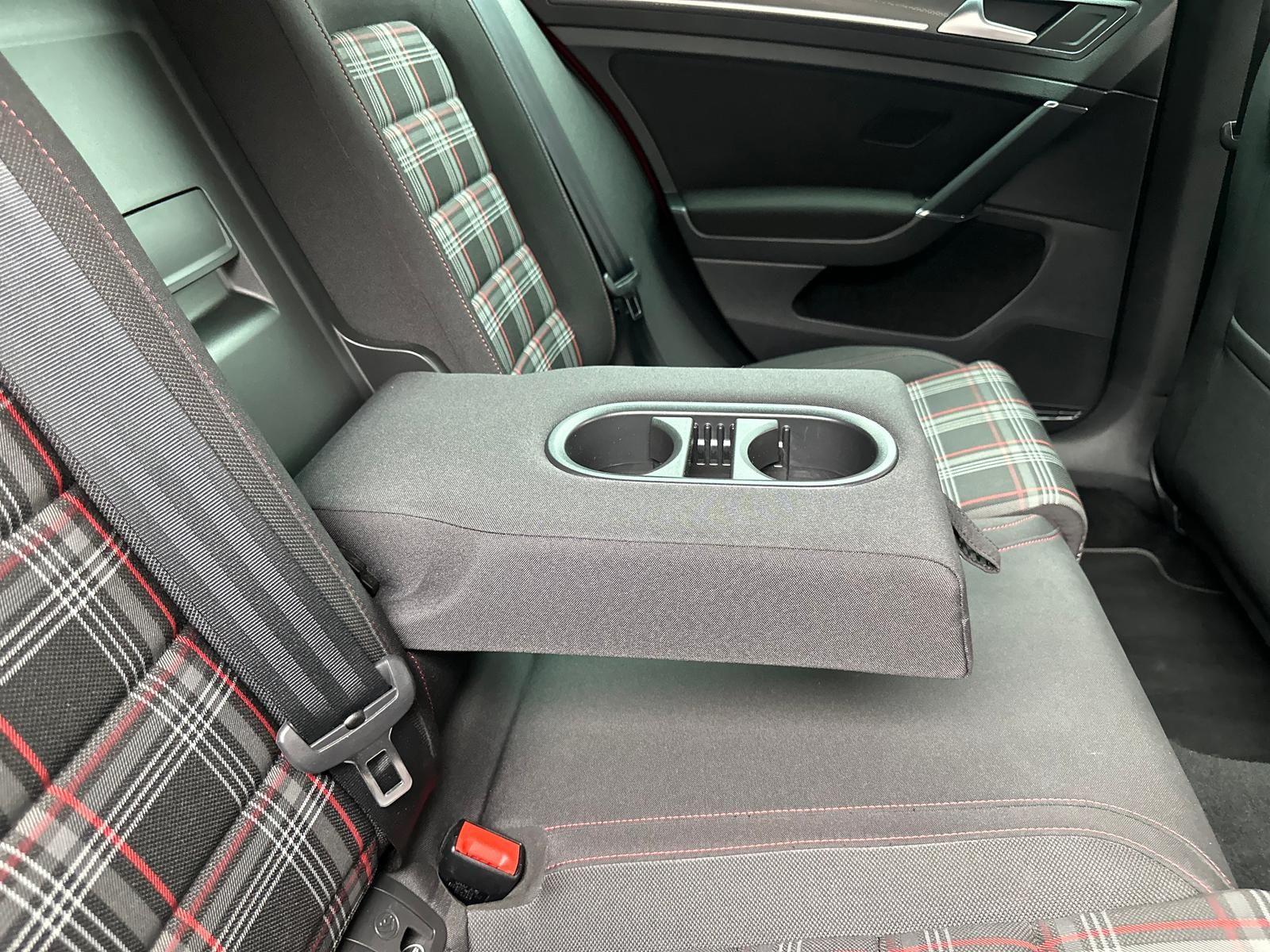 Fahrzeugabbildung Volkswagen GOLF GTI 2.0 TSI PERFORMANCE/NAVI/LED/PDC/ACC