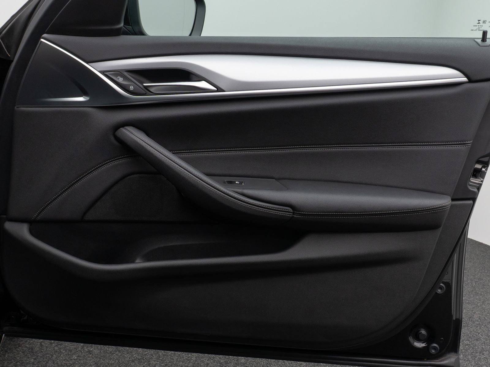 Fahrzeugabbildung BMW 530e Panorama Kamera DAB Leder Alarm AHK