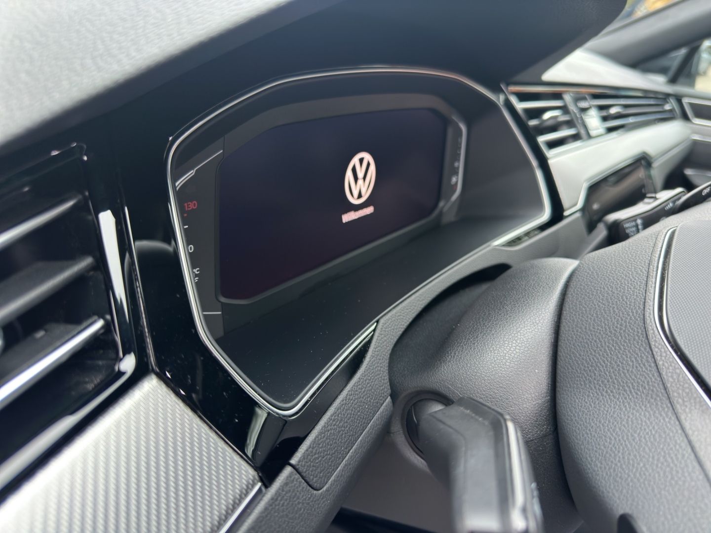 Passat Variant R Line Paket Elegance 1.5TSi LED 