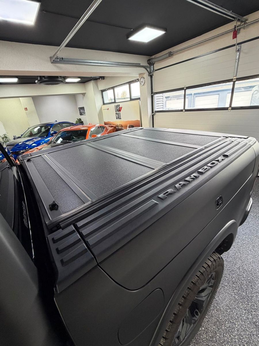 Fahrzeugabbildung Dodge LIMITED NIGHT ED. HEAD UP-LIFT-TAILGATE-PRINS