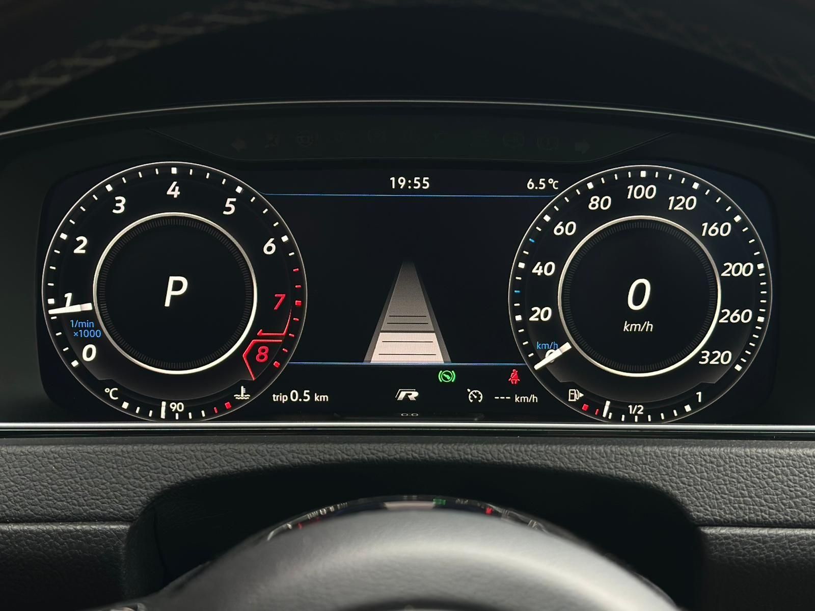 VW Golf R 2.0TSI VARIANT 4M* LED#SHZ#FH#PANO#KEYLES - Image 12