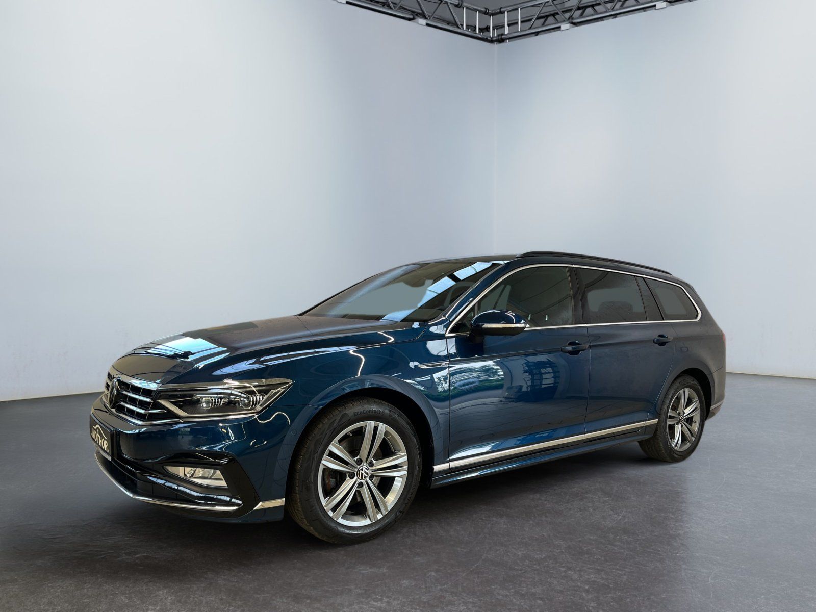 Volkswagen Passat Variant R-Line 2.0 TDI BMT DSG Matrix foto 2