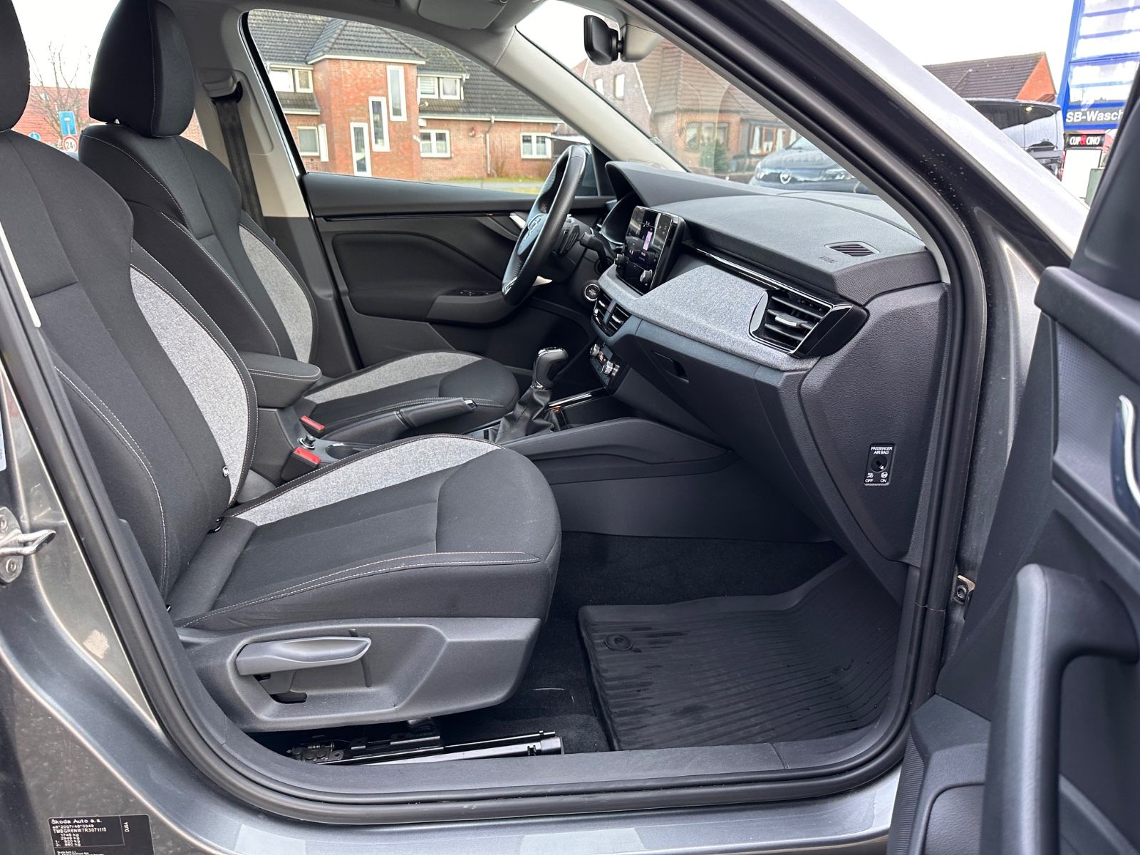 Fahrzeugabbildung SKODA Kamiq Selection 1.0 TSI DSG LED/PDC/APP/GRA