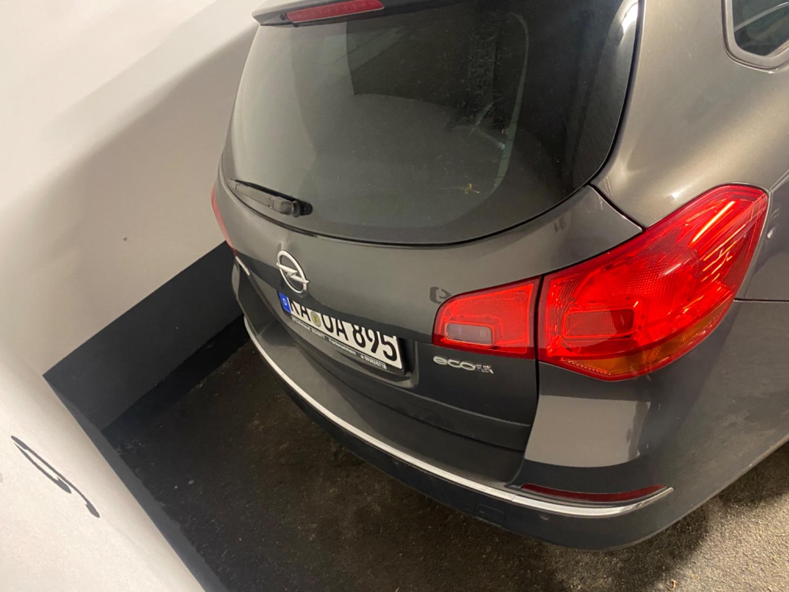 Opel Astra 2015 — interior