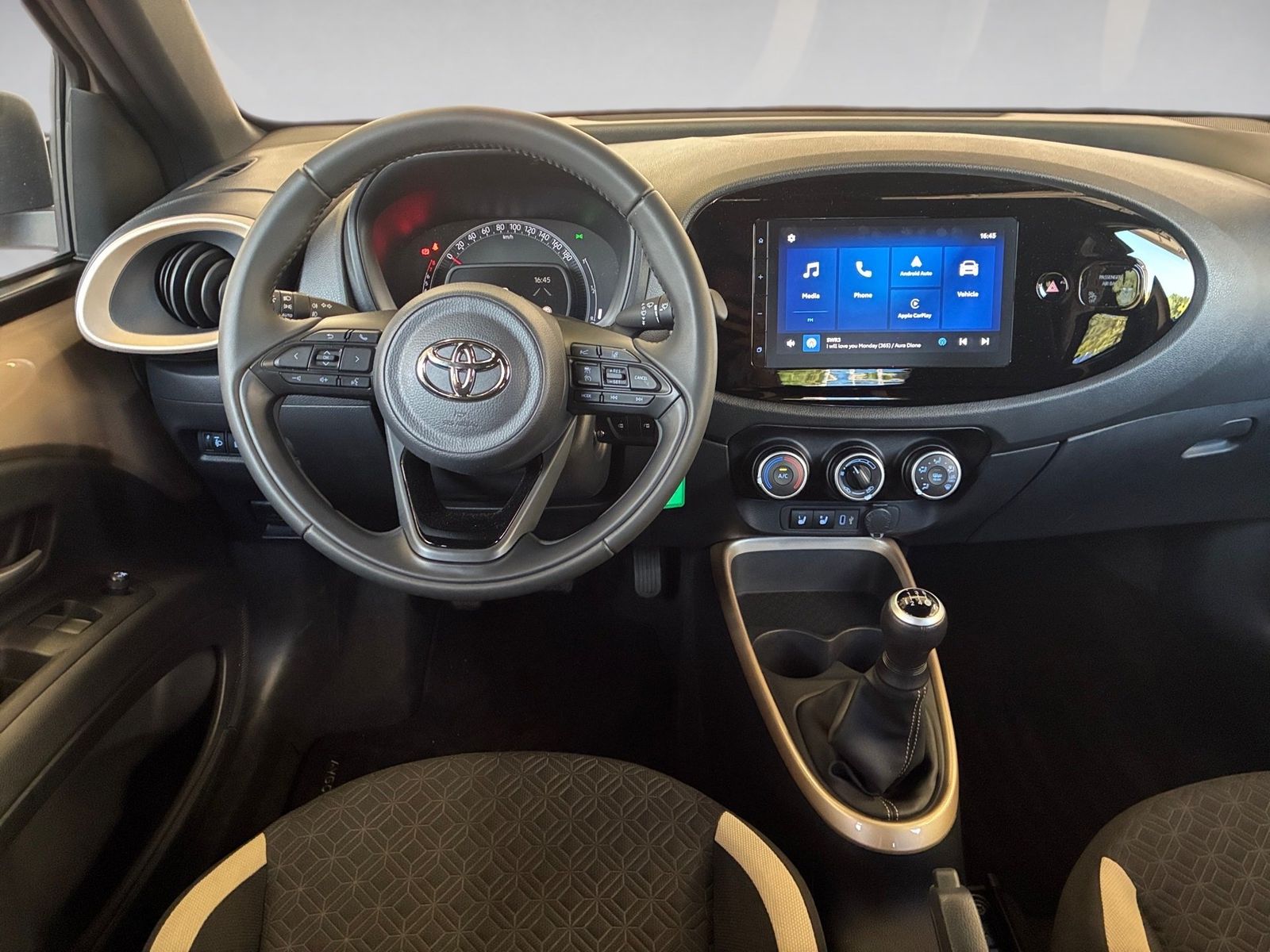 Fahrzeugabbildung Toyota Aygo 1.0 Teamplayer Kamera,Navi,SHZ,ACC,PDC,FLA