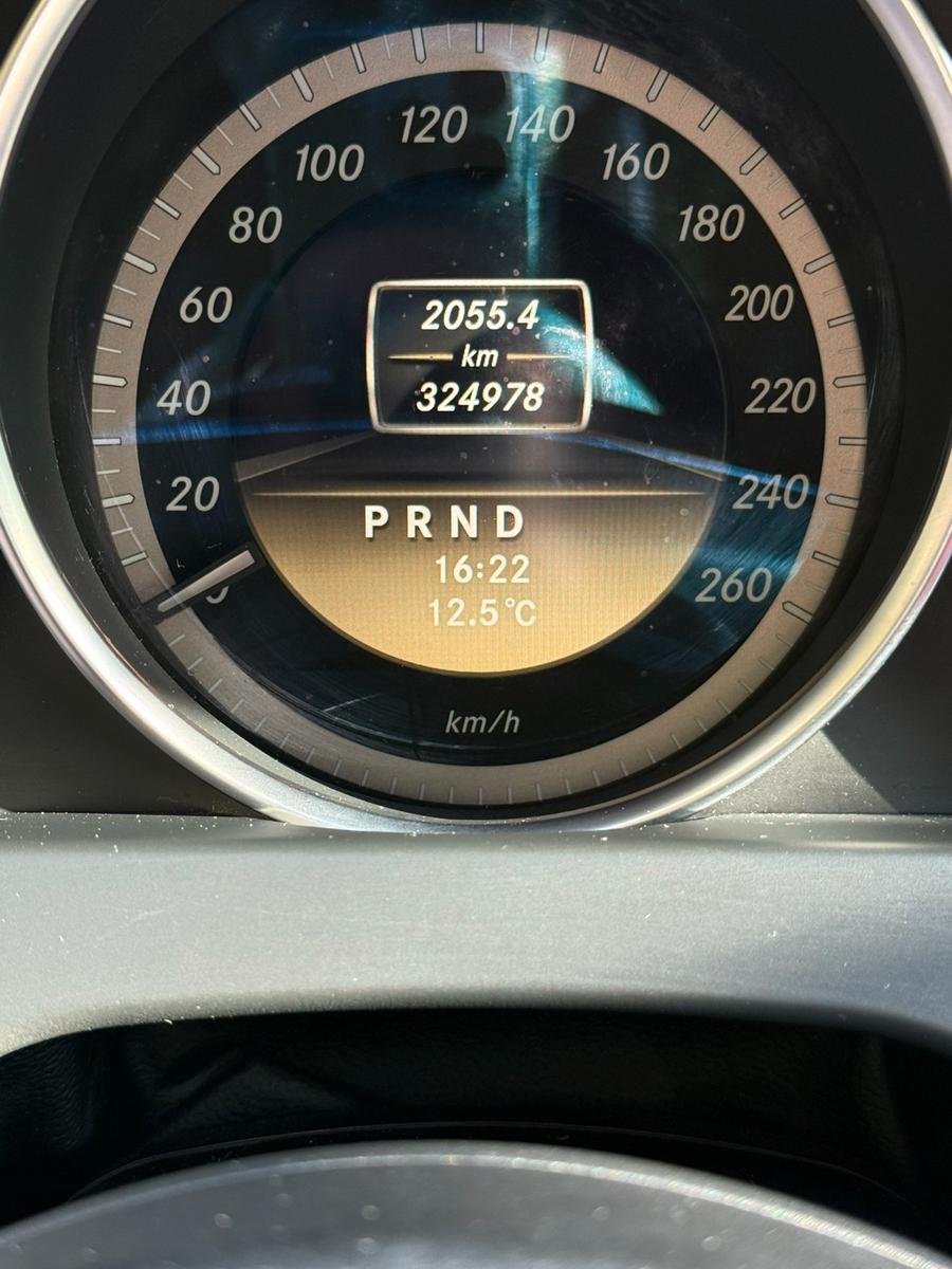 Mercedes-Benz C200 2011 — photo 10
