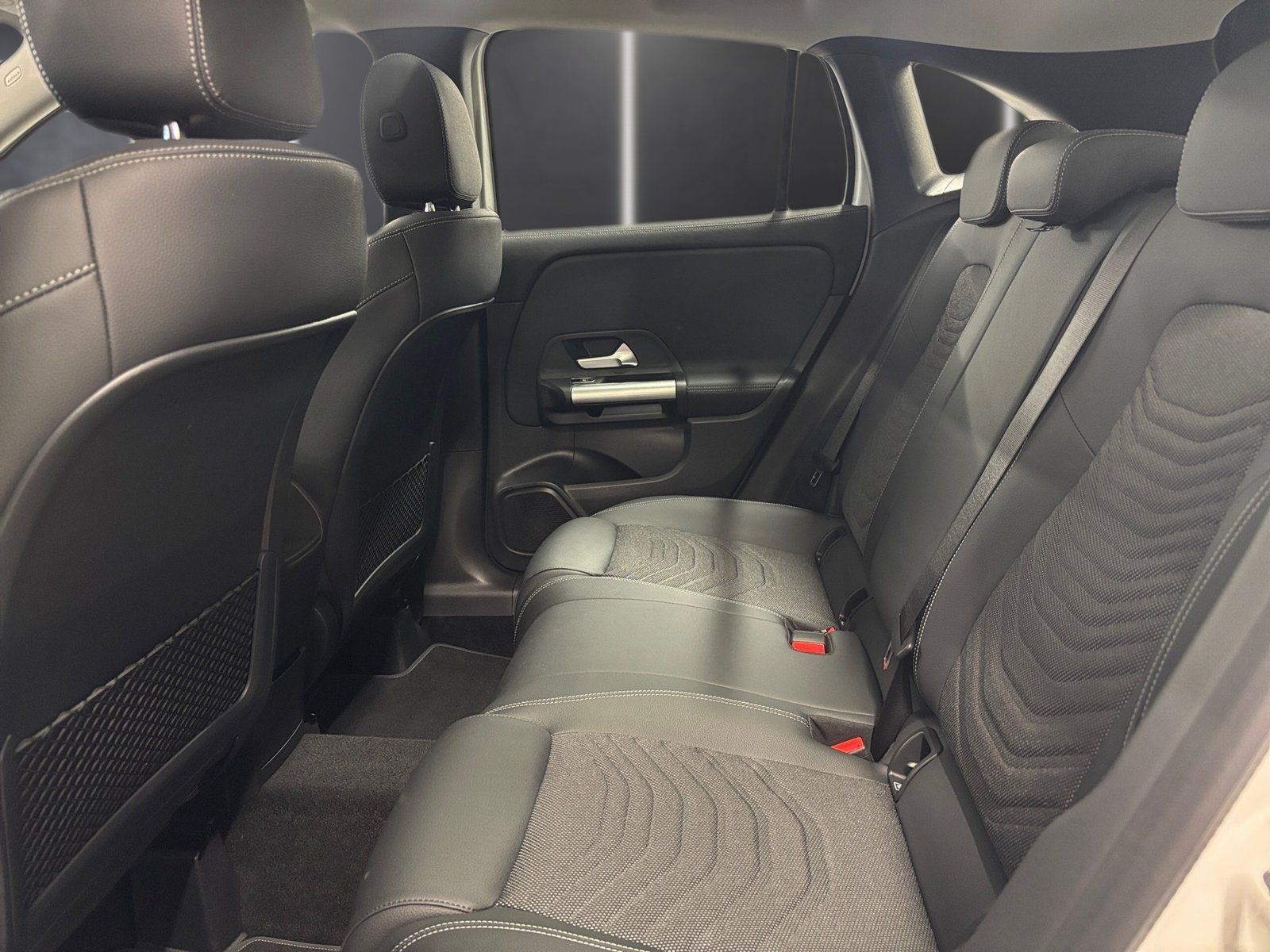 Fahrzeugabbildung Mercedes-Benz GLA 200 Progressive*Pano*STDHZG*Distro*360°*Totw