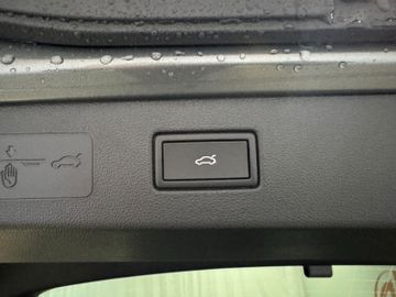 Volkswagen T-Roc 1.5 neues Modell R-Line AHK*elek Kofferr.