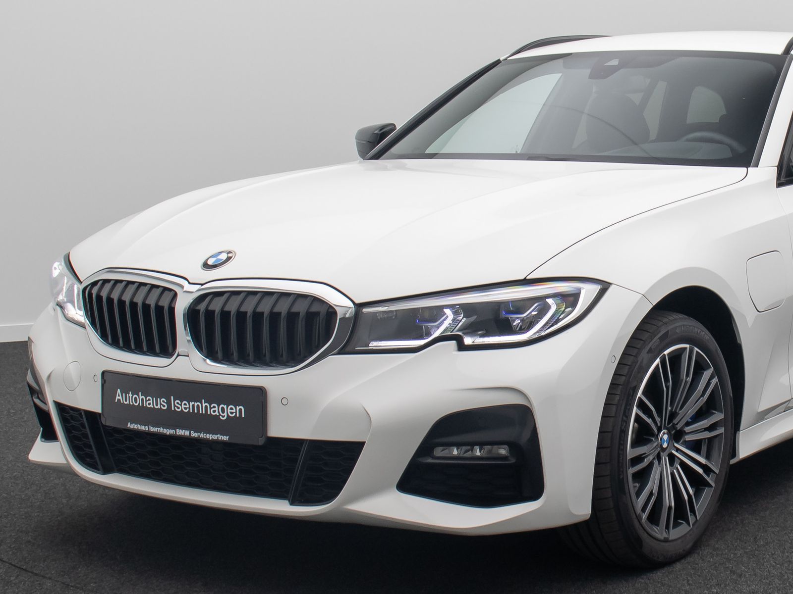Fahrzeugabbildung BMW 330e xD M Sport DAB Laser AHK HUD Kamera Alarm