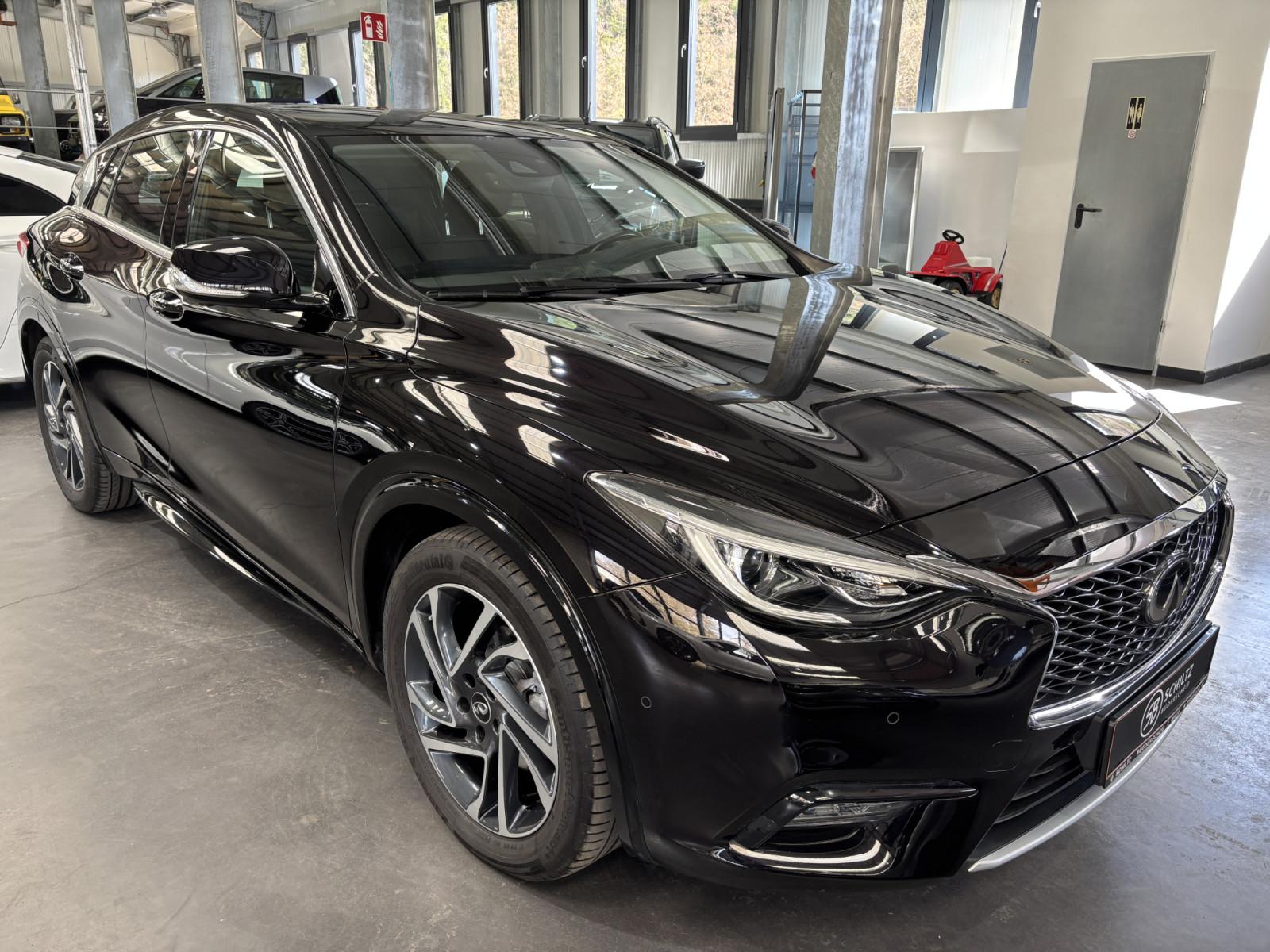 Infiniti Q30 1.6 DCT Sport