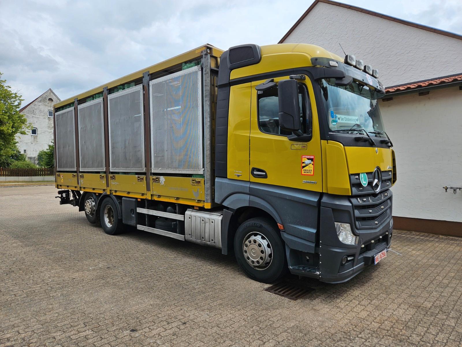 Mercedes-Benz Actros 2551