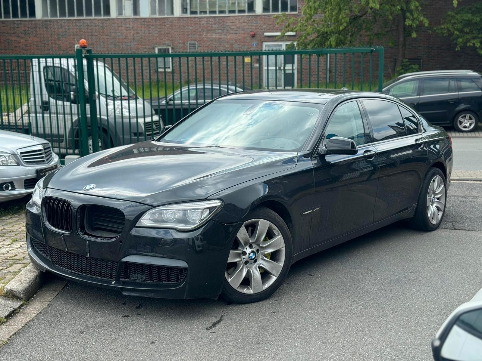 BMW 750Li xDrive /M-Paket / Softclose/ Automatik