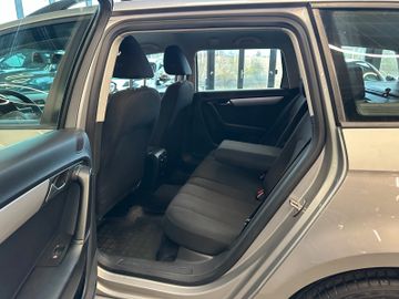 Volkswagen Passat Variant Trendline *2. Hand*Klima*SHZ*MP3*