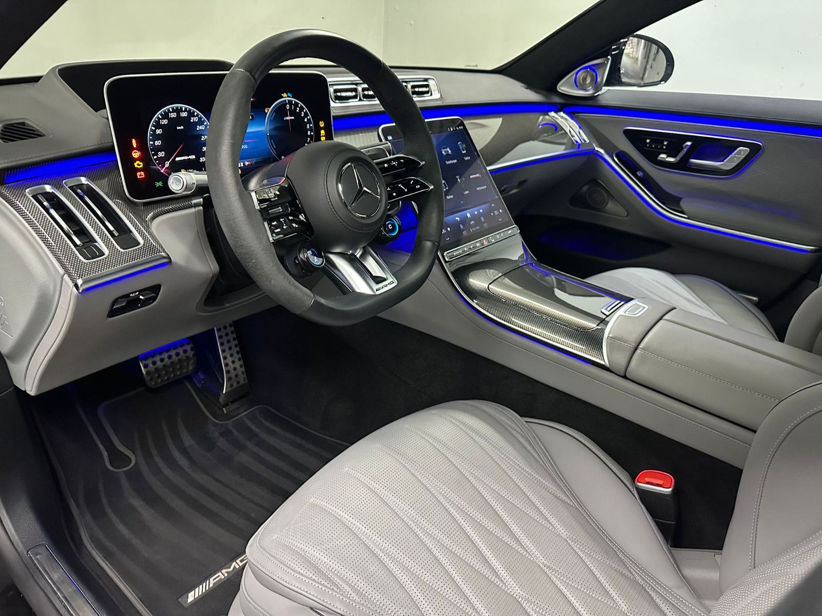 Fahrzeugabbildung Mercedes-Benz S 63 E Performance L *KERAMIK*TV*PANO*