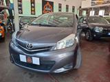 Toyota Yaris 1.0 5 porte Lounge - Toyota Yaris mit Benzin-Antrieb: Lounge