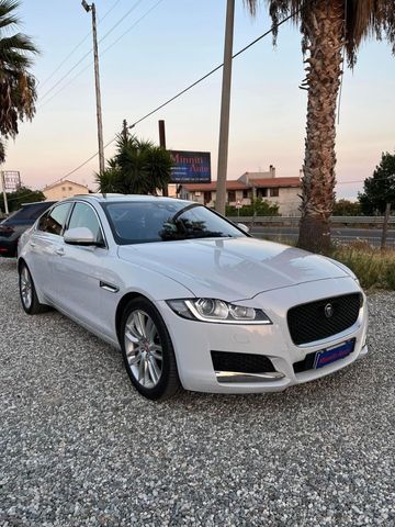 Jaguar XF 2.0 D 180 CV Prestige