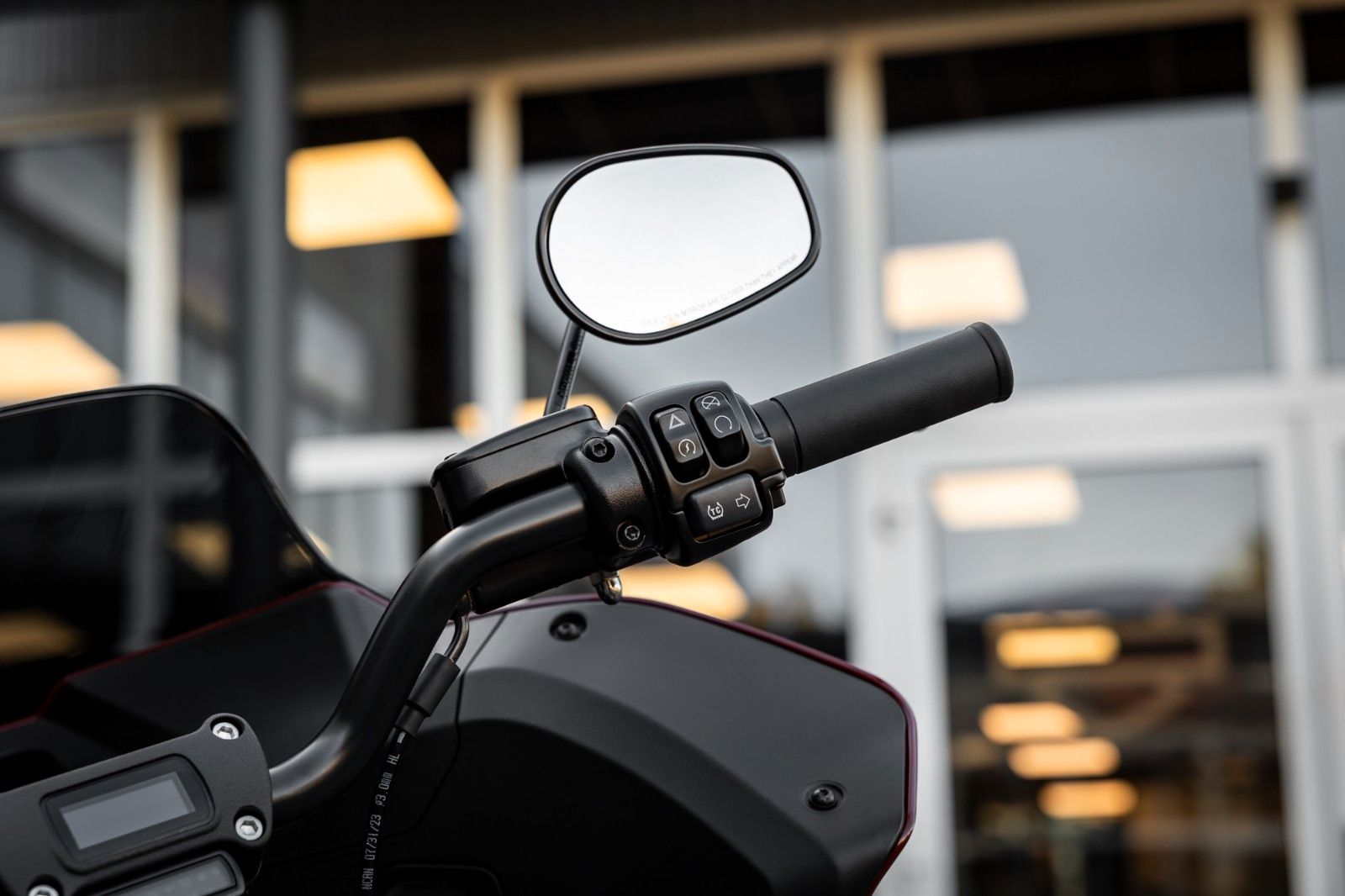 Fahrzeugabbildung Harley-Davidson FXLRST LOW RIDER ST 117 -SOFORT VERFÜGBAR