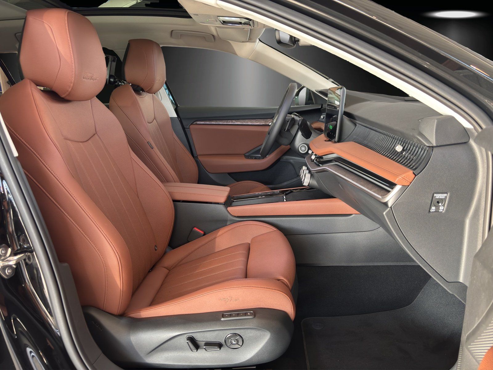 Fahrzeugabbildung SKODA Superb Combi L&K 2,0 TDI 142 kW DSG 4x4