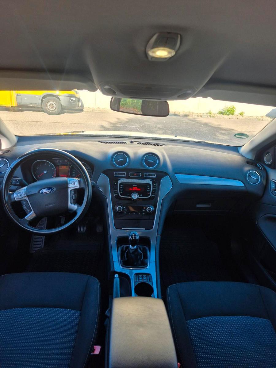 Ford Mondeo 2011 — photo 8