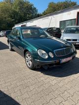 Mercedes-Benz E 220 CDI ELEGANCE Automatik Klima AHK - gebrauchte Mercedes-Benz E 220 aus dem Jahr 2002