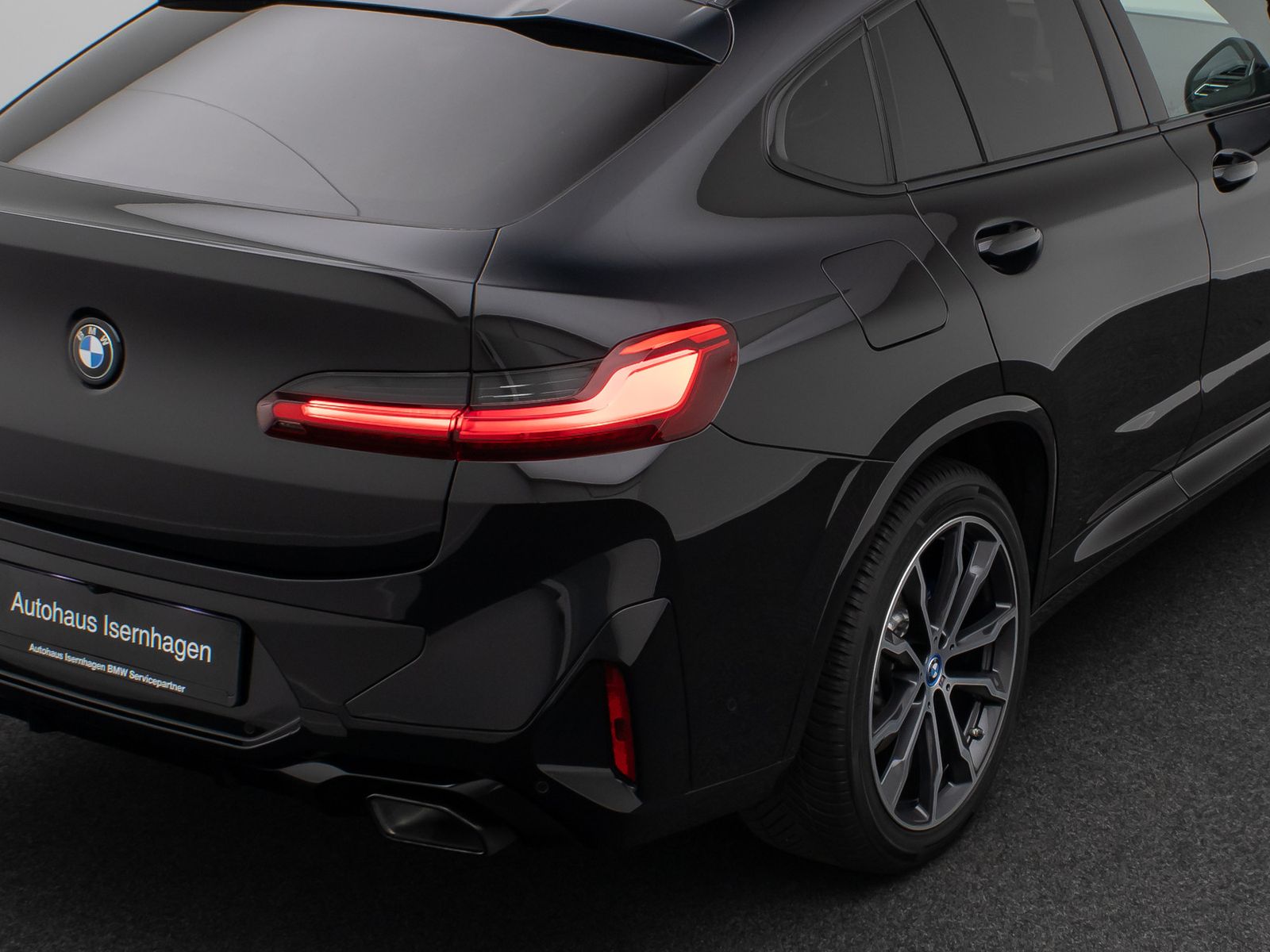 Fahrzeugabbildung BMW X4 xD20d M Sport Panorama HUD H/K DAB Laser AHK