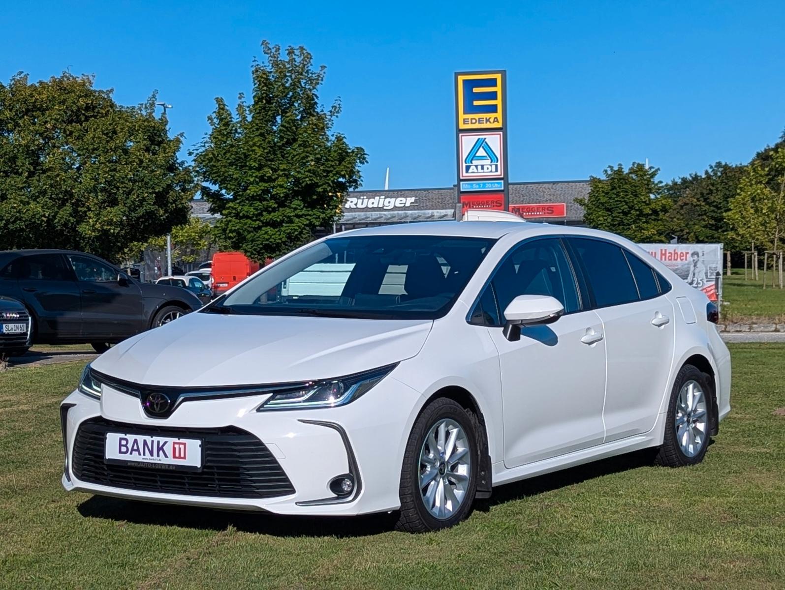 Toyota Corolla 1.5 Sport AUTO KAMERA NAVI SPUR ACC