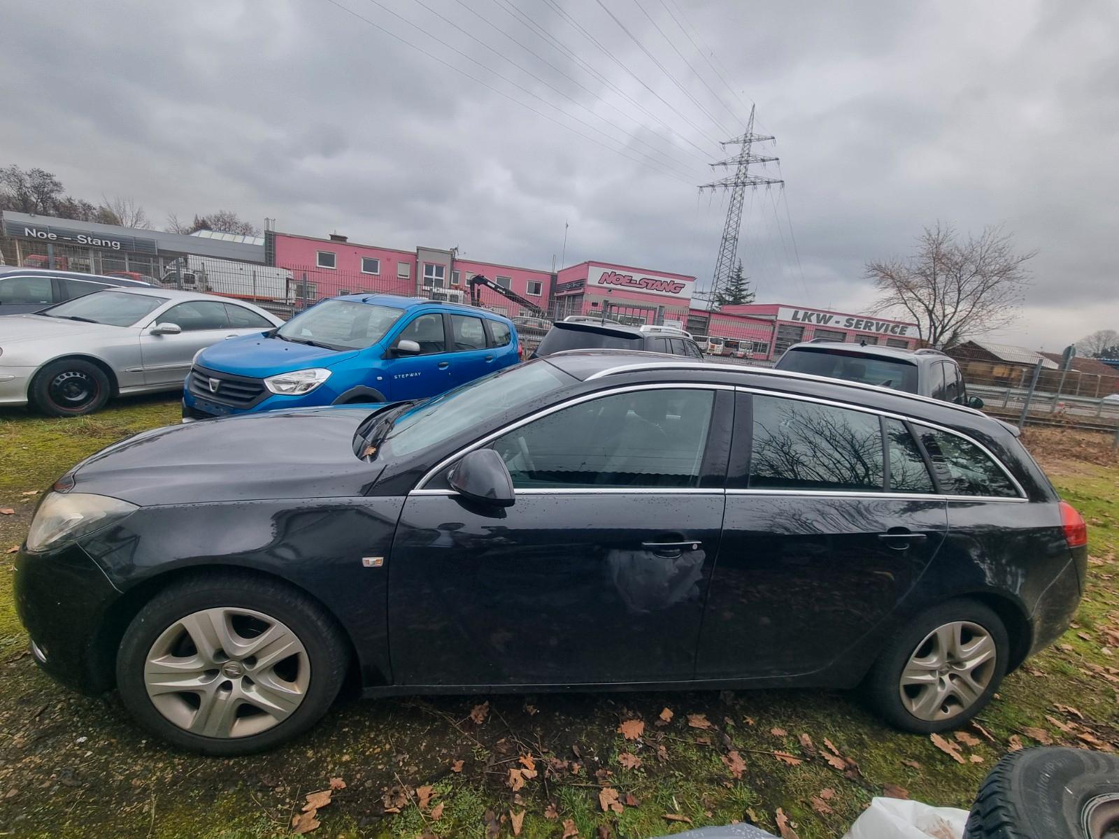 Opel Insignia 2010 — interior