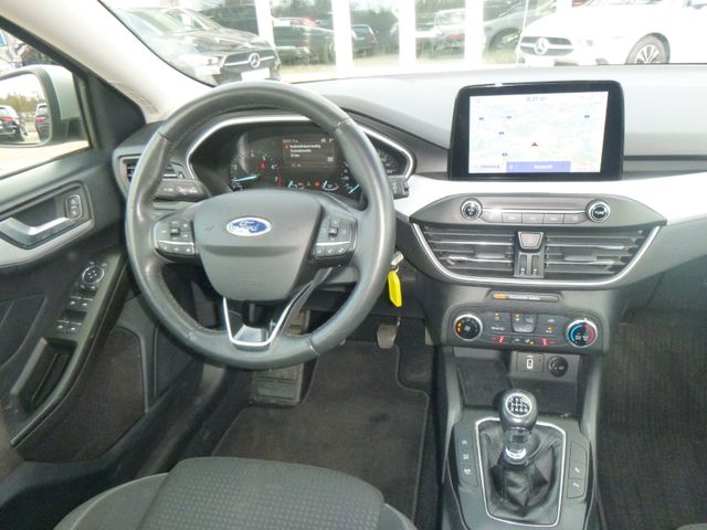 Fahrzeugabbildung Ford Focus Turnier >NAV/LED/KAM/PDC/SHZ<