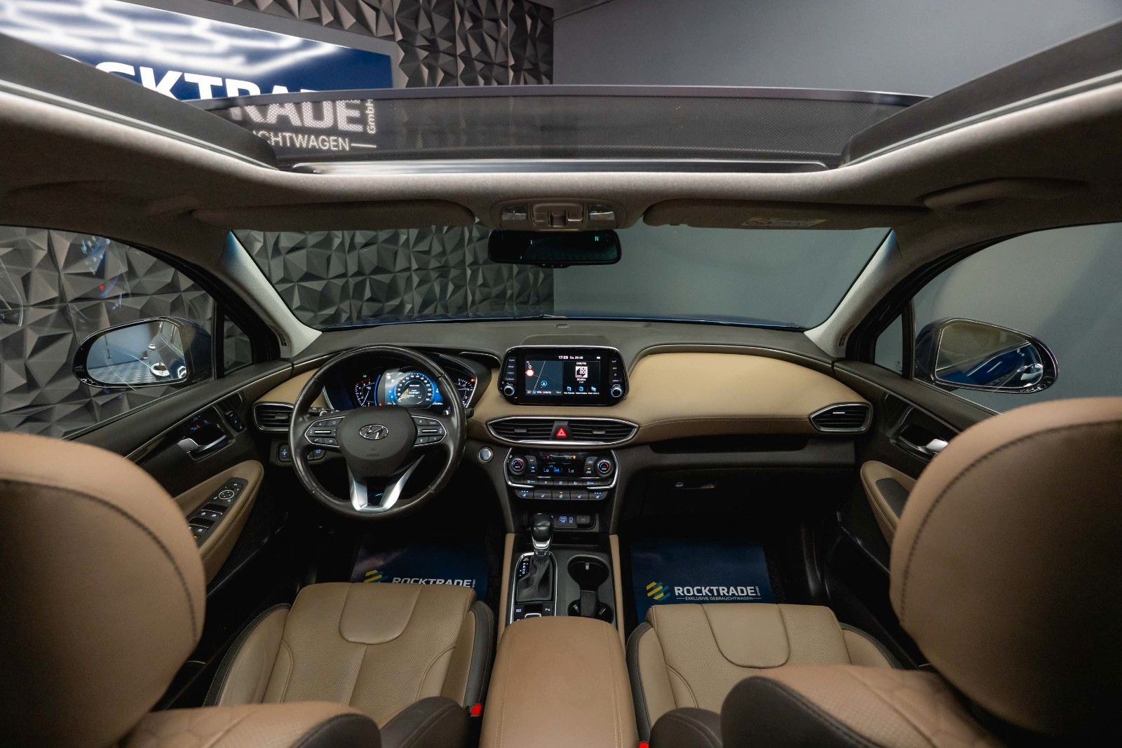 Fahrzeugabbildung Hyundai Santa Fe Premium 4WD 8G*Pano*ACC*LED*DAB*21Zoll*
