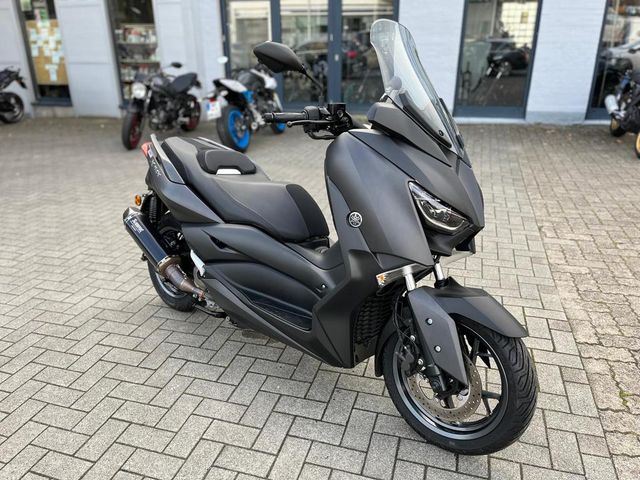 Yamaha X-Max 300 Akrapovic / wenig Kilometer