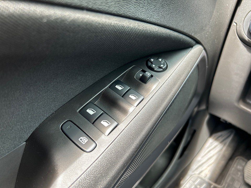 Fahrzeugabbildung Opel CROSSLAND X 1.2T LED+CARPLAY+ALU+SHZ+KAMERA+PDC+