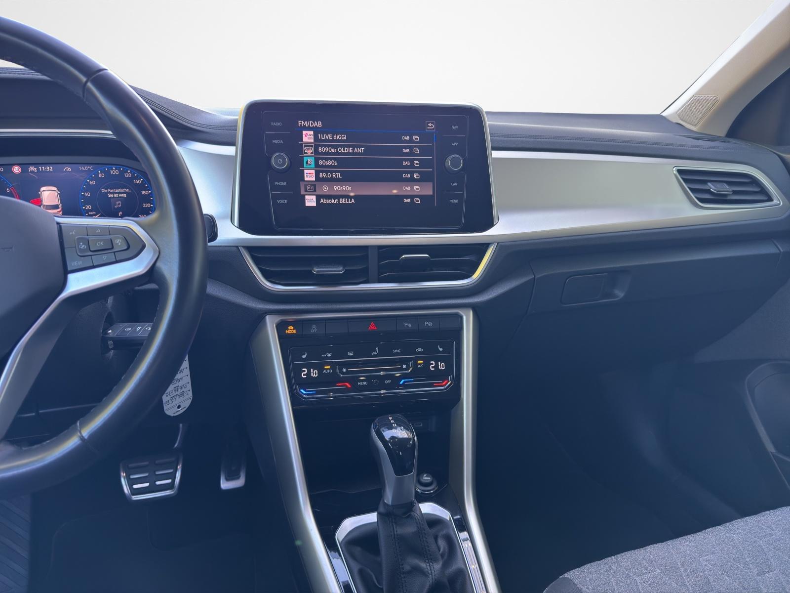 Volkswagen T-Roc 1.5 TSI DSG Move  AHK Navi LED Kamera PDC 