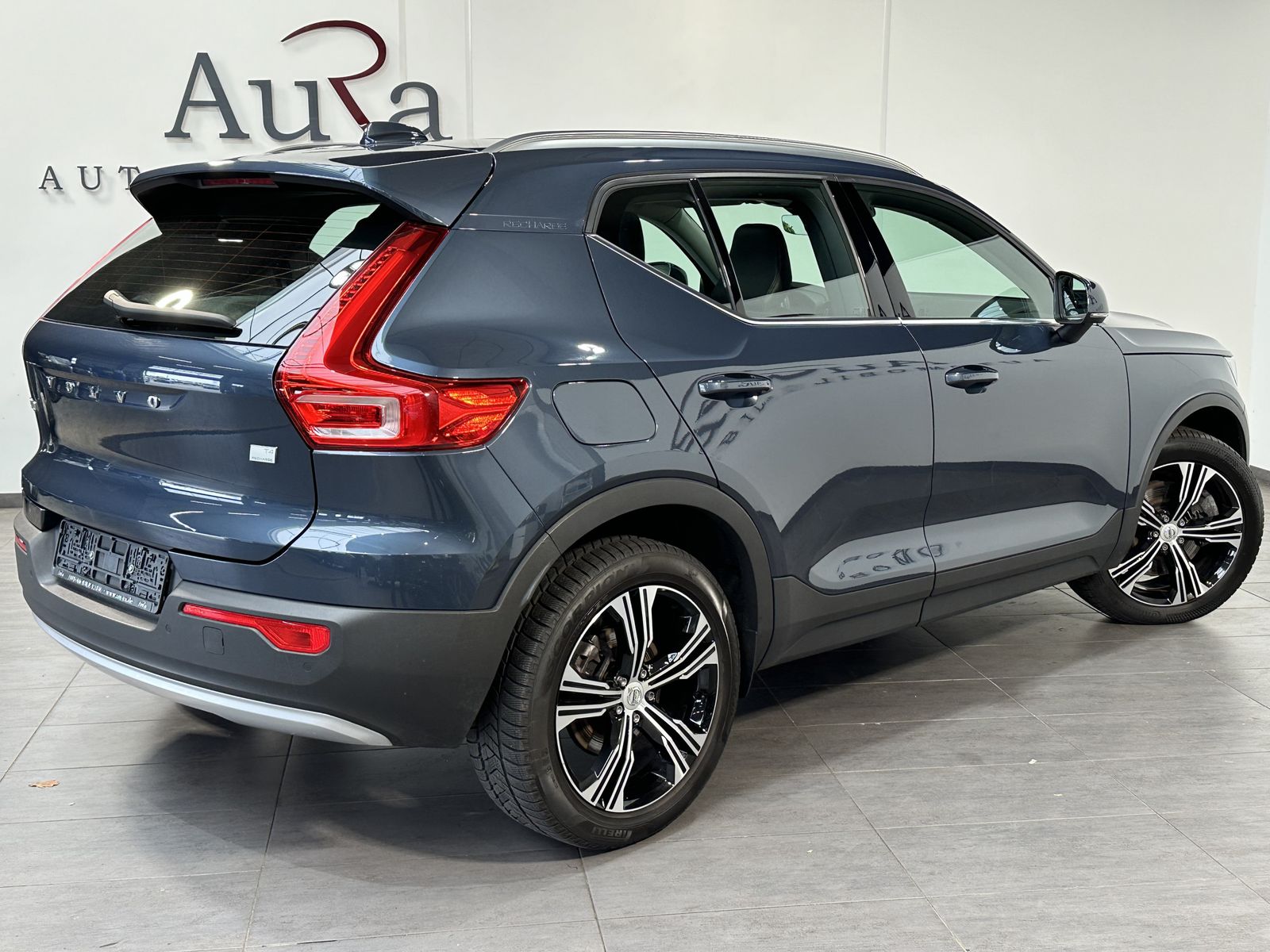 Fahrzeugabbildung Volvo XC40 T4 Recharge Inscription NAV+LED+KAM+PANO+VC