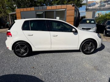 Volkswagen Golf - 6