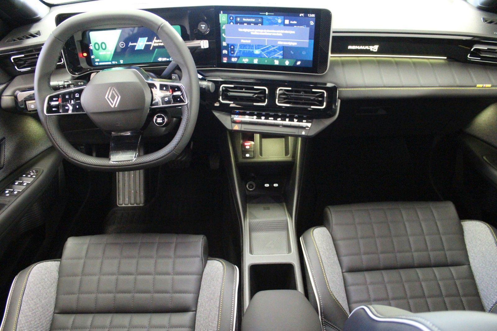 Fahrzeugabbildung Renault R 4 150 Comfort Range Iconic *Vollausstattung*