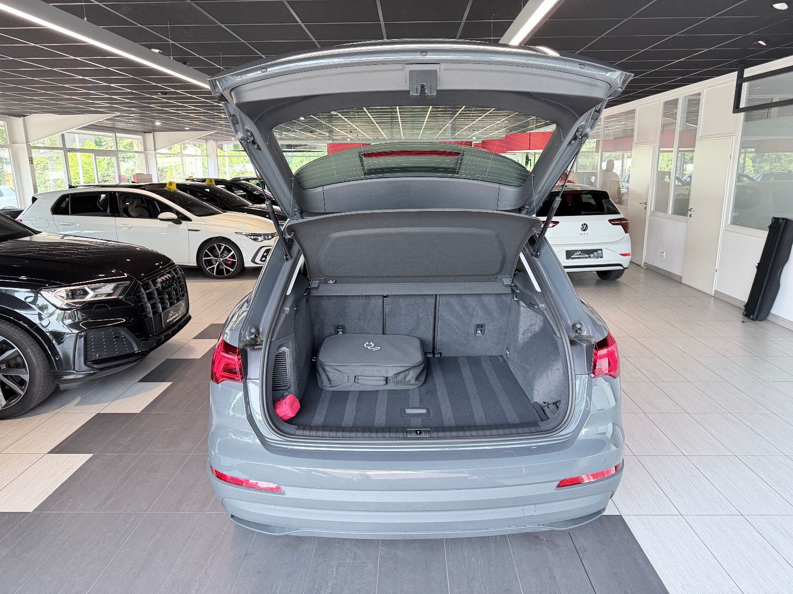 Audi Q3 45 TFSI e basis foto 8