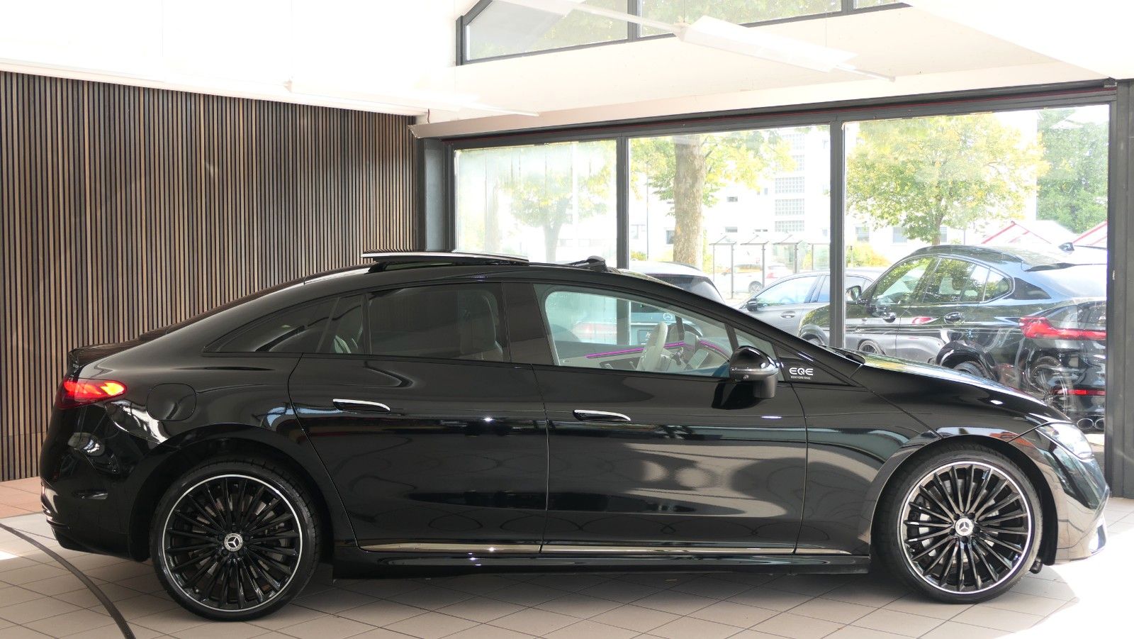 Mercedes-Benz EQE 350 Edition 1 PANO. AMG-Line Burmester 360° foto 8